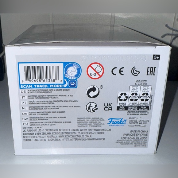 Funko Pop! Kit & Doggy Action Figures - White and Black - Picture 6 of 6